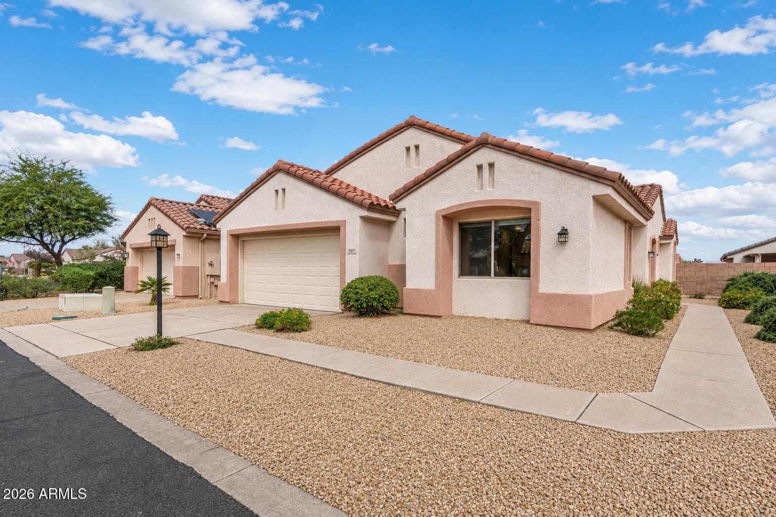 15907 W SUNSTONE Lane, Surprise, AZ 85374 — photo 4 of 39