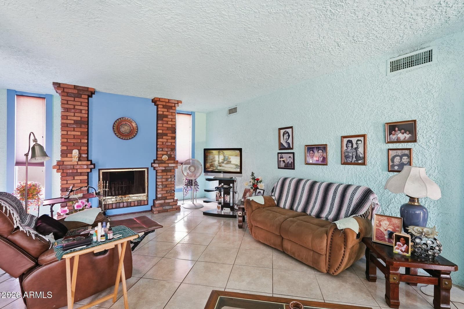 4702 E ALTA VISTA Road, Phoenix, AZ 85042 — photo 5 of 26