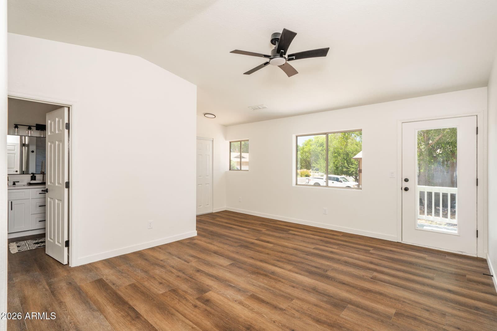 10375 E OAK CREEK VALLEY Drive, Cornville, AZ 86325 — photo 10 of 34