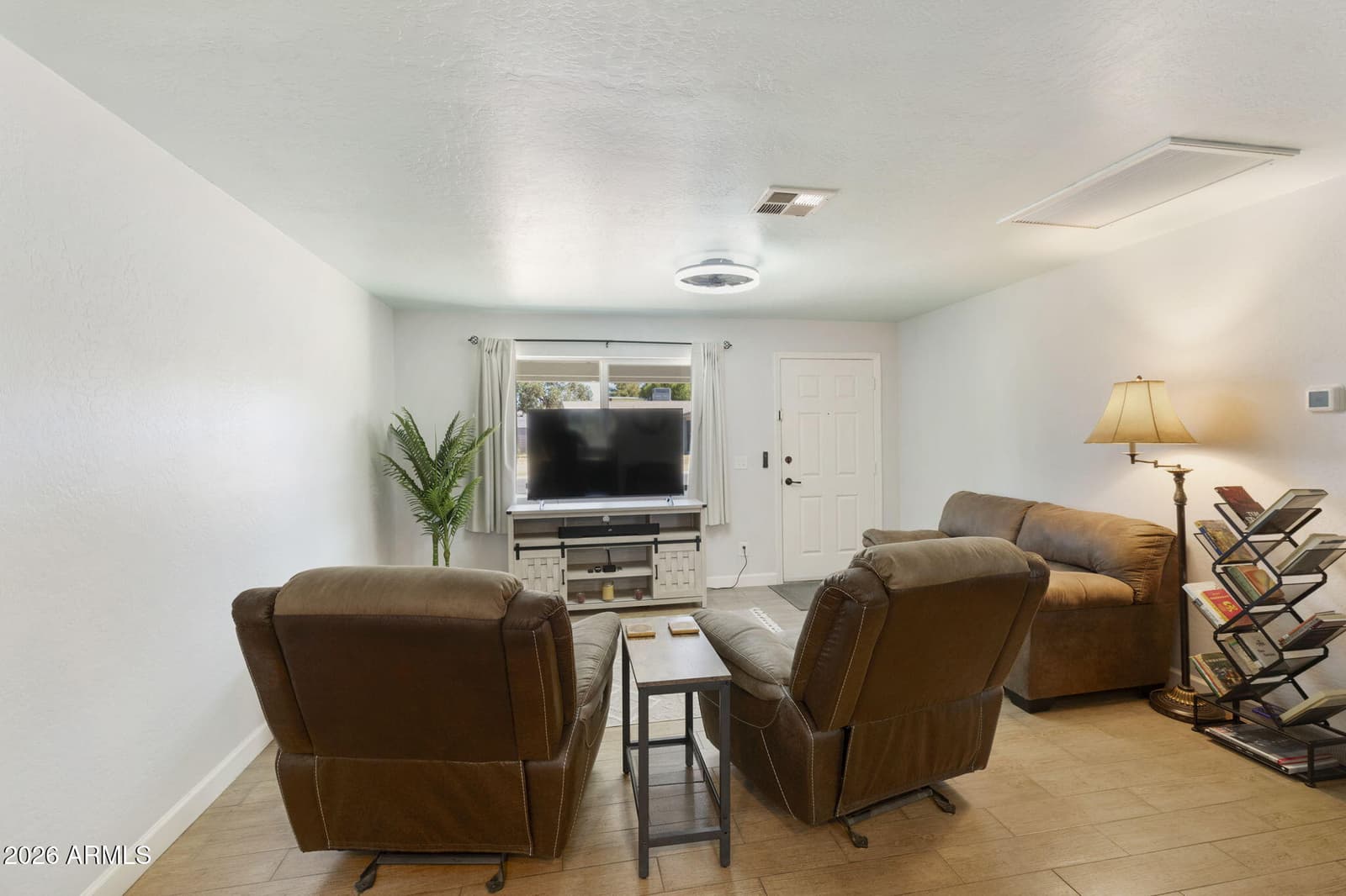 9523 E DALLAS Street, Mesa, AZ 85207 — photo 11 of 34