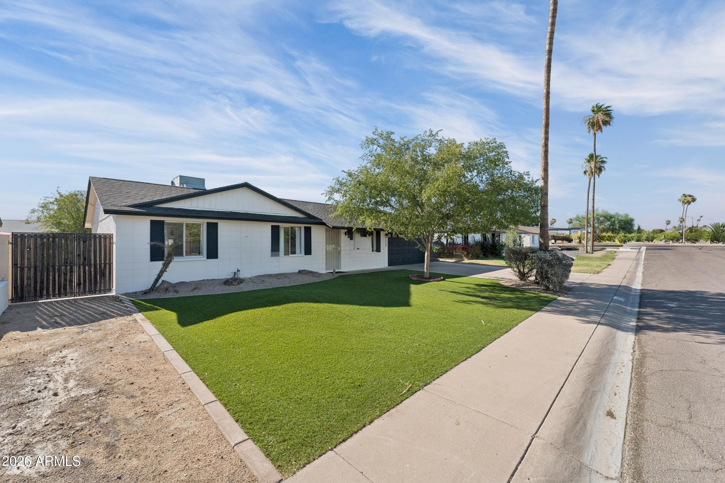 13842 N 37TH Way, Phoenix, AZ 85032 — photo 3 of 37