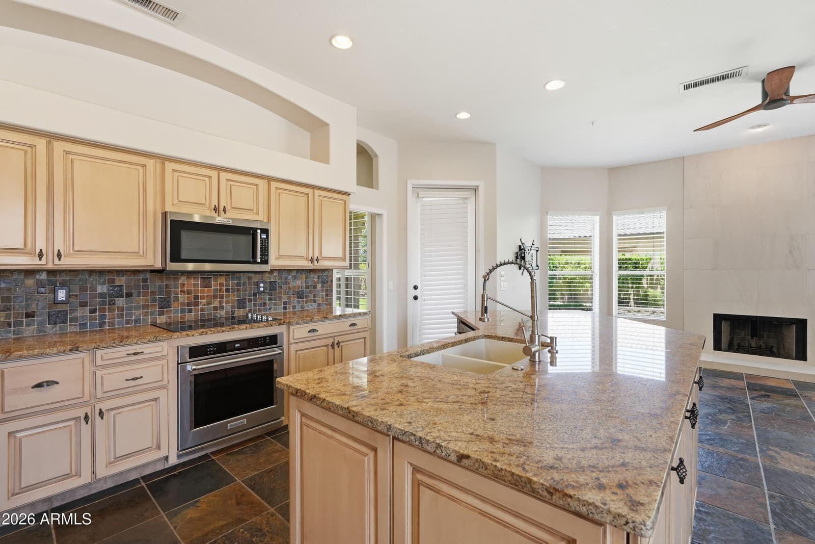 7458 E MARIPOSA GRANDE Drive, Scottsdale, AZ 85255 — photo 11 of 27