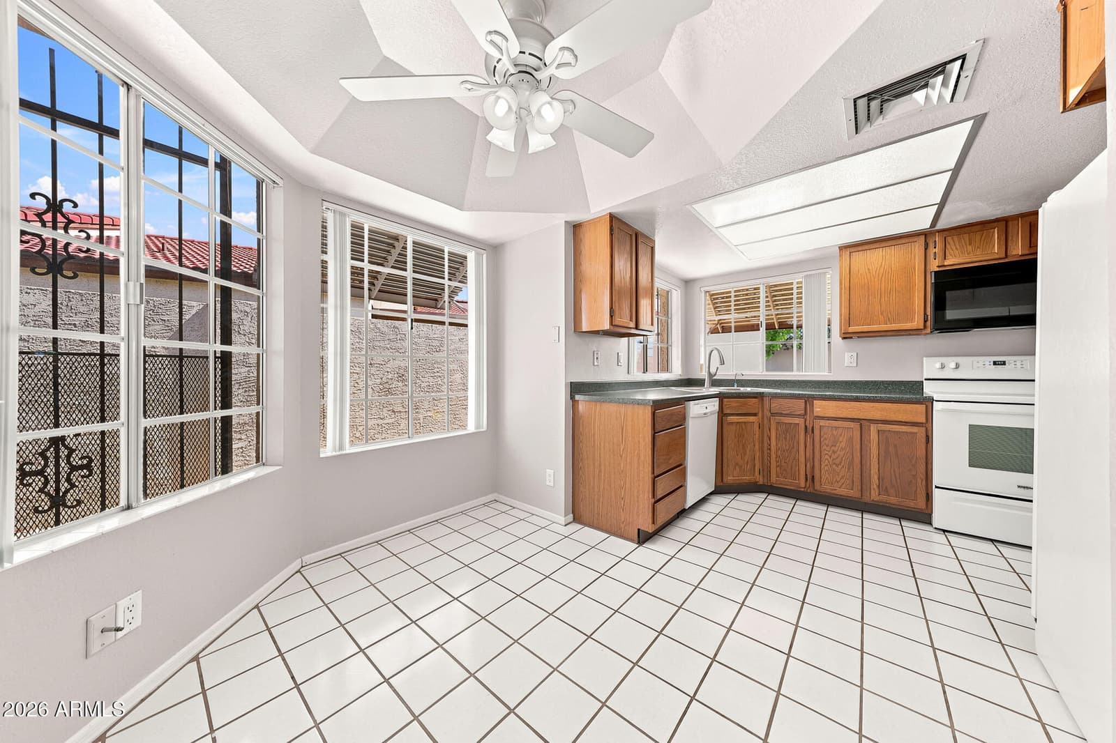 2059 E BROWN Road 16, Mesa, AZ 85213 — photo 10 of 33