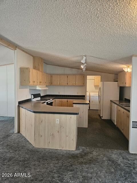 721 S Shallow Brook Loop, Sierra Vista, AZ 85635 — photo 14 of 45