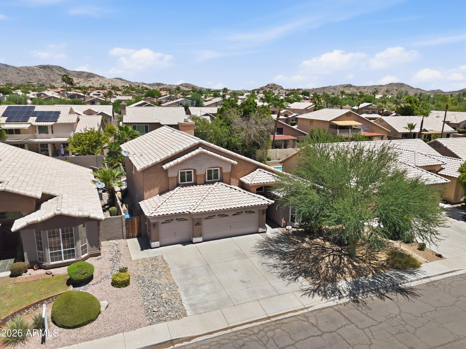 2744 E BROOKWOOD Court, Phoenix, AZ 85048 — photo 9 of 52