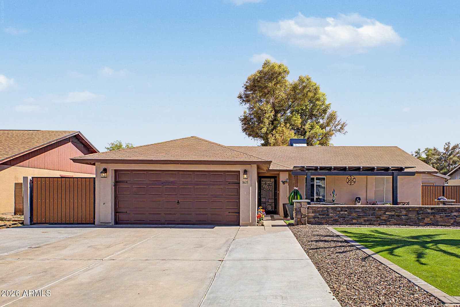 8615 W DIANA Avenue, Peoria, AZ 85345 — photo 2 of 34