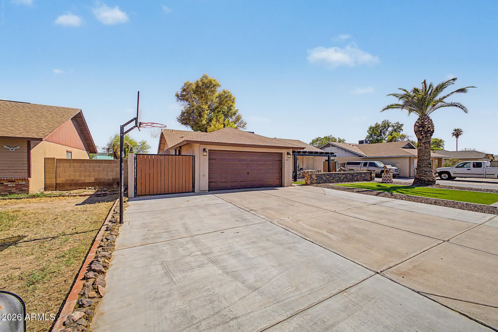 8615 W DIANA Avenue, Peoria, AZ 85345 — photo 3 of 34