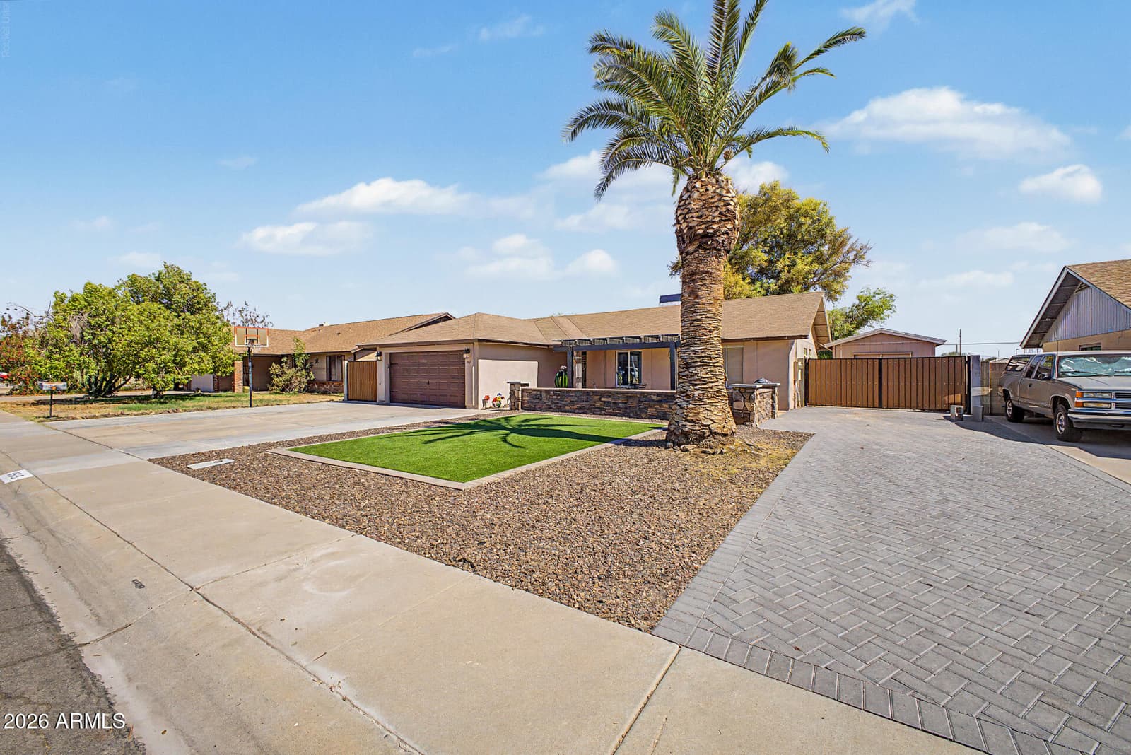 8615 W DIANA Avenue, Peoria, AZ 85345 — photo 5 of 34