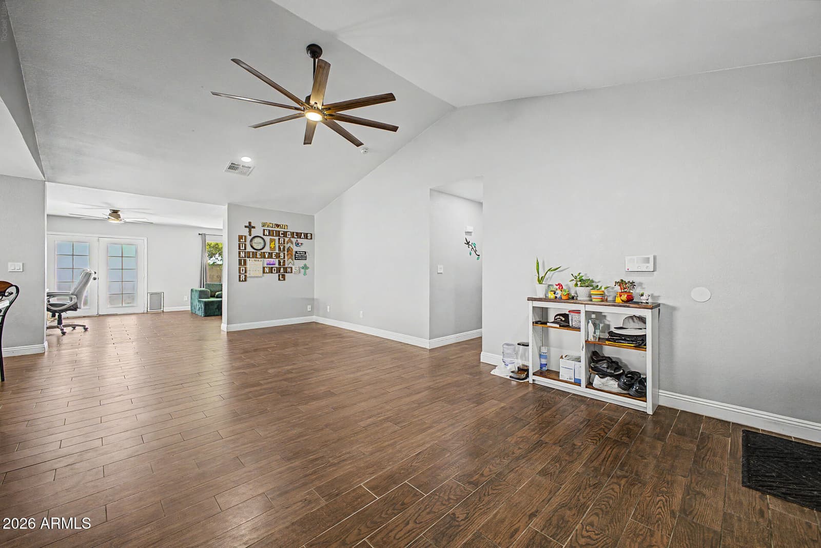 8615 W DIANA Avenue, Peoria, AZ 85345 — photo 10 of 34