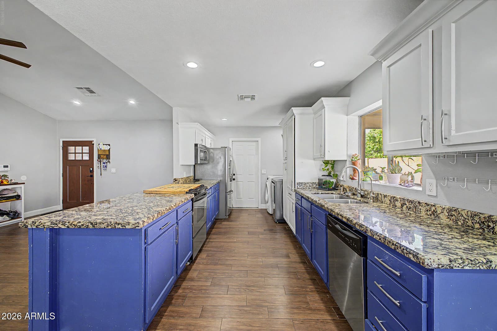 8615 W DIANA Avenue, Peoria, AZ 85345 — photo 16 of 34