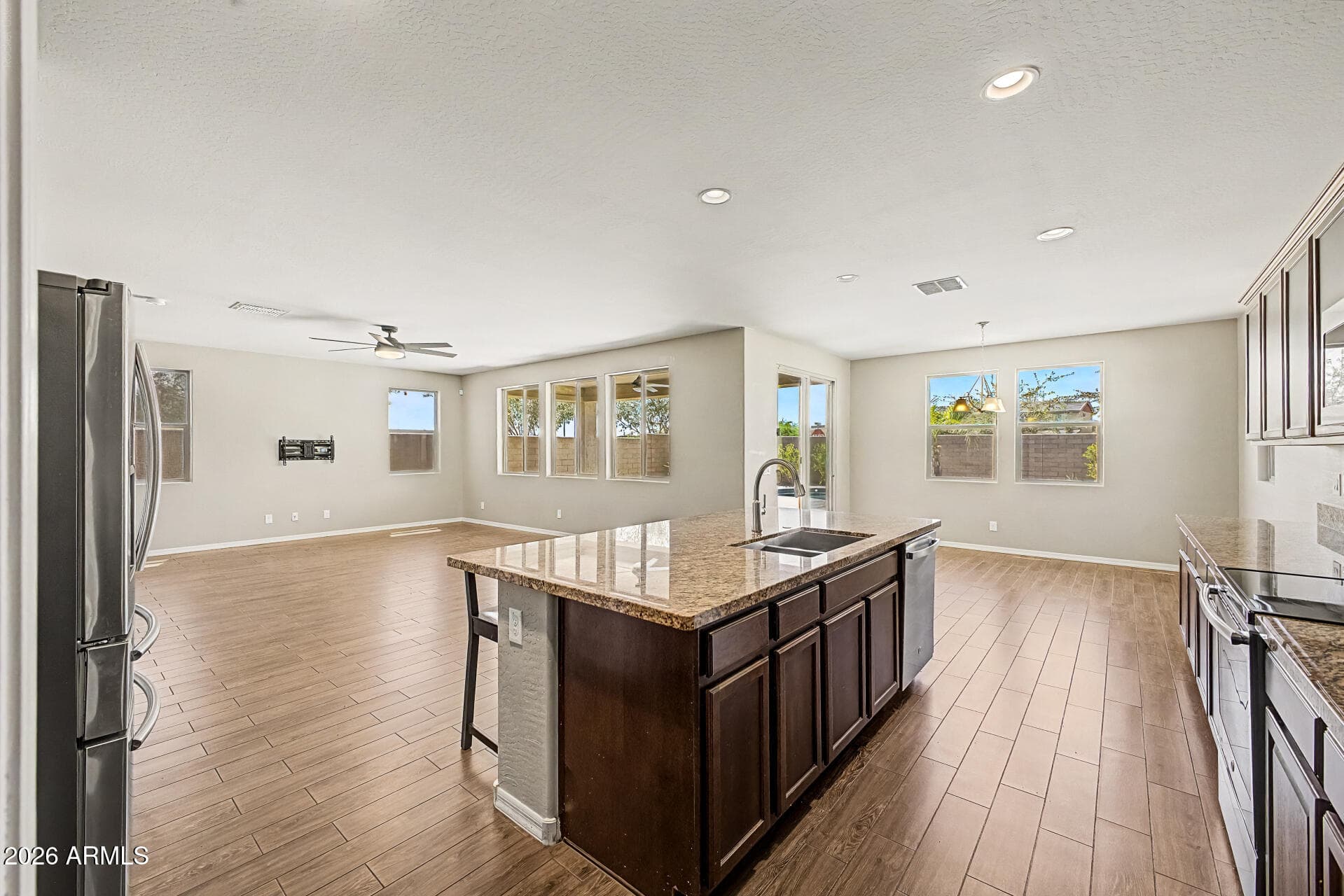 9854 W SANDS Drive, Peoria, AZ 85383 — photo 14 of 30