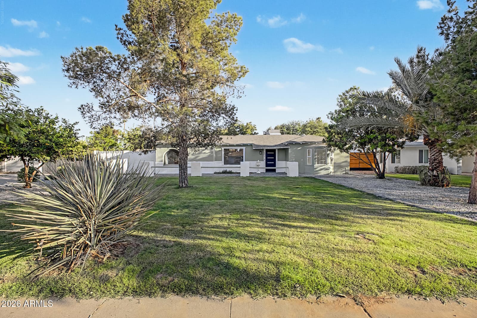 2213 E Windsor Avenue, Phoenix, AZ 85006 — photo 2 of 33