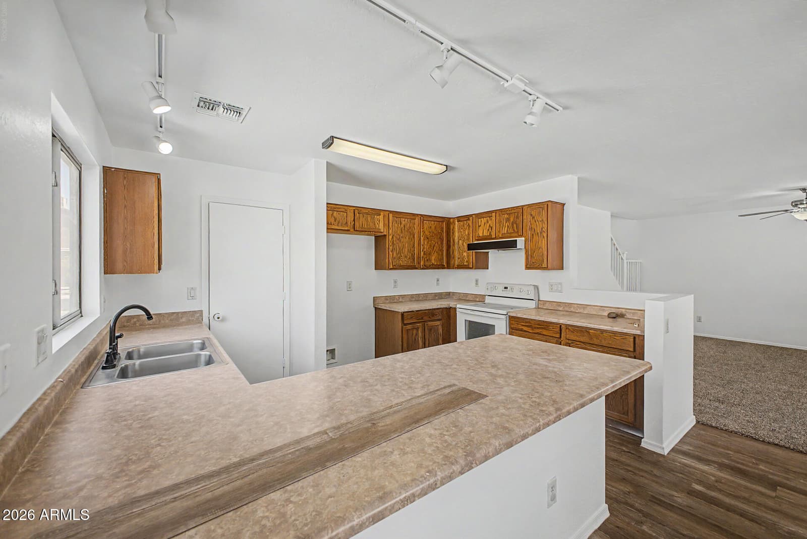 12462 W VIA CAMILLE, El Mirage, AZ 85335 — photo 11 of 32