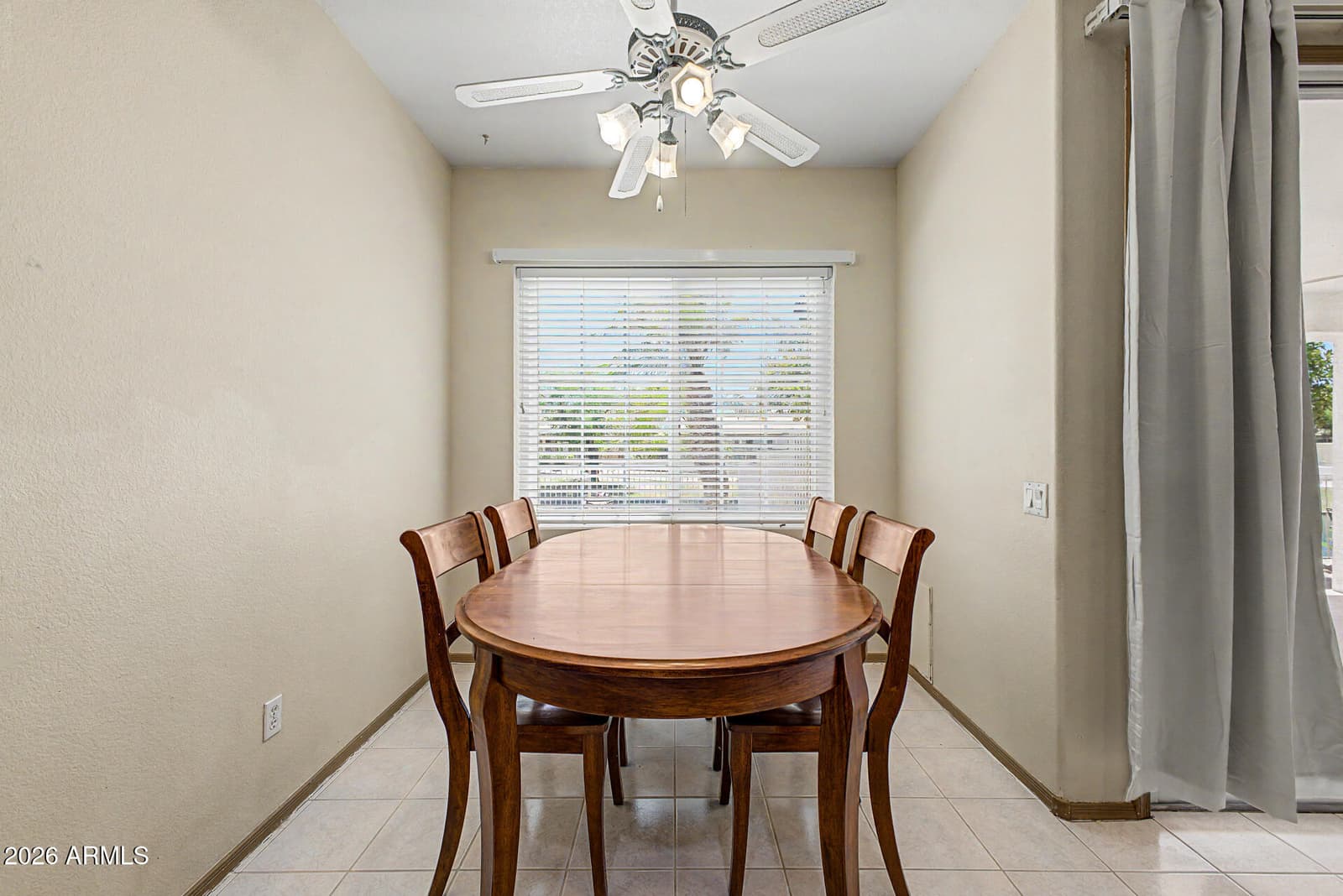 373 W PRIMOROSO Drive, Gilbert, AZ 85233 — photo 10 of 47