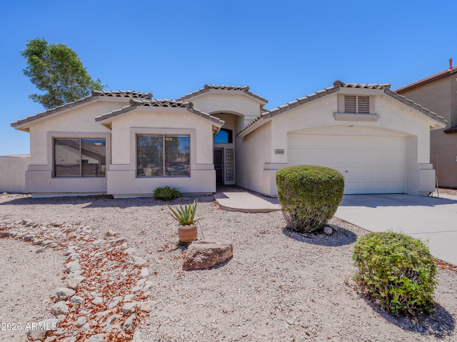 23041 S 212TH Place, Queen Creek, AZ 85142 — photo 1 of 48
