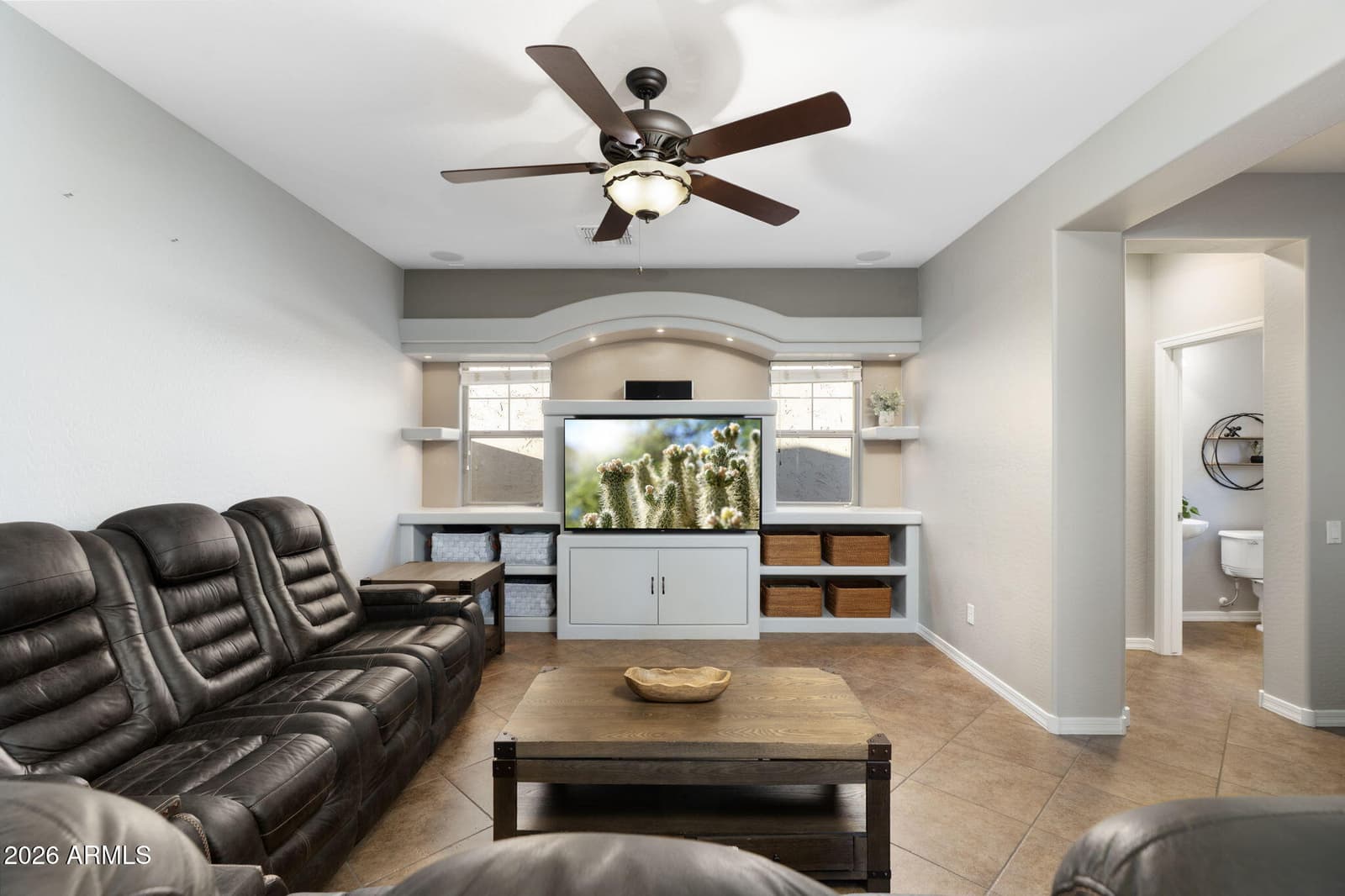 3965 E MELINDA Drive, Phoenix, AZ 85050 — photo 4 of 34