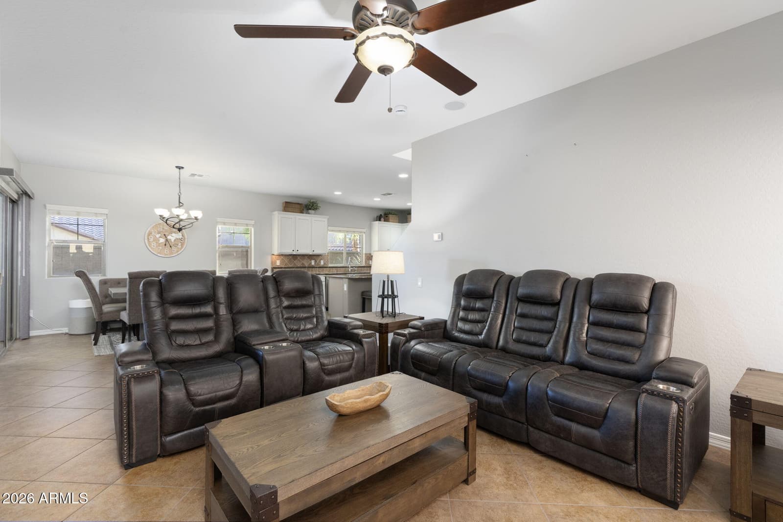 3965 E MELINDA Drive, Phoenix, AZ 85050 — photo 5 of 34