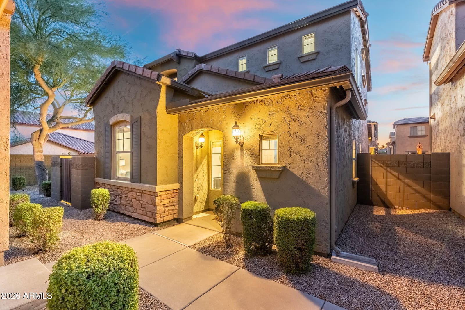 3965 E MELINDA Drive, Phoenix, AZ 85050 — photo 2 of 34