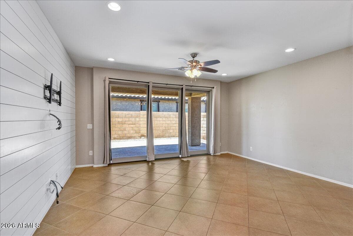 12026 W TETHER Trail, Peoria, AZ 85383 — photo 5 of 32