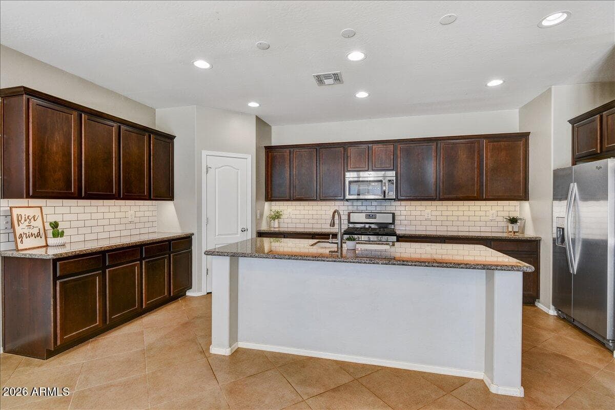 12026 W TETHER Trail, Peoria, AZ 85383 — photo 7 of 32