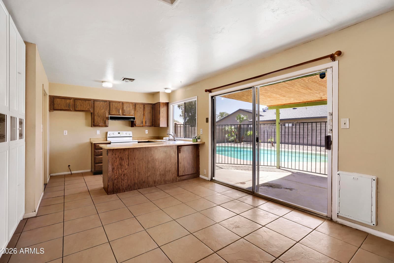 8717 W CLARENDON Avenue, Phoenix, AZ 85037 — photo 5 of 19