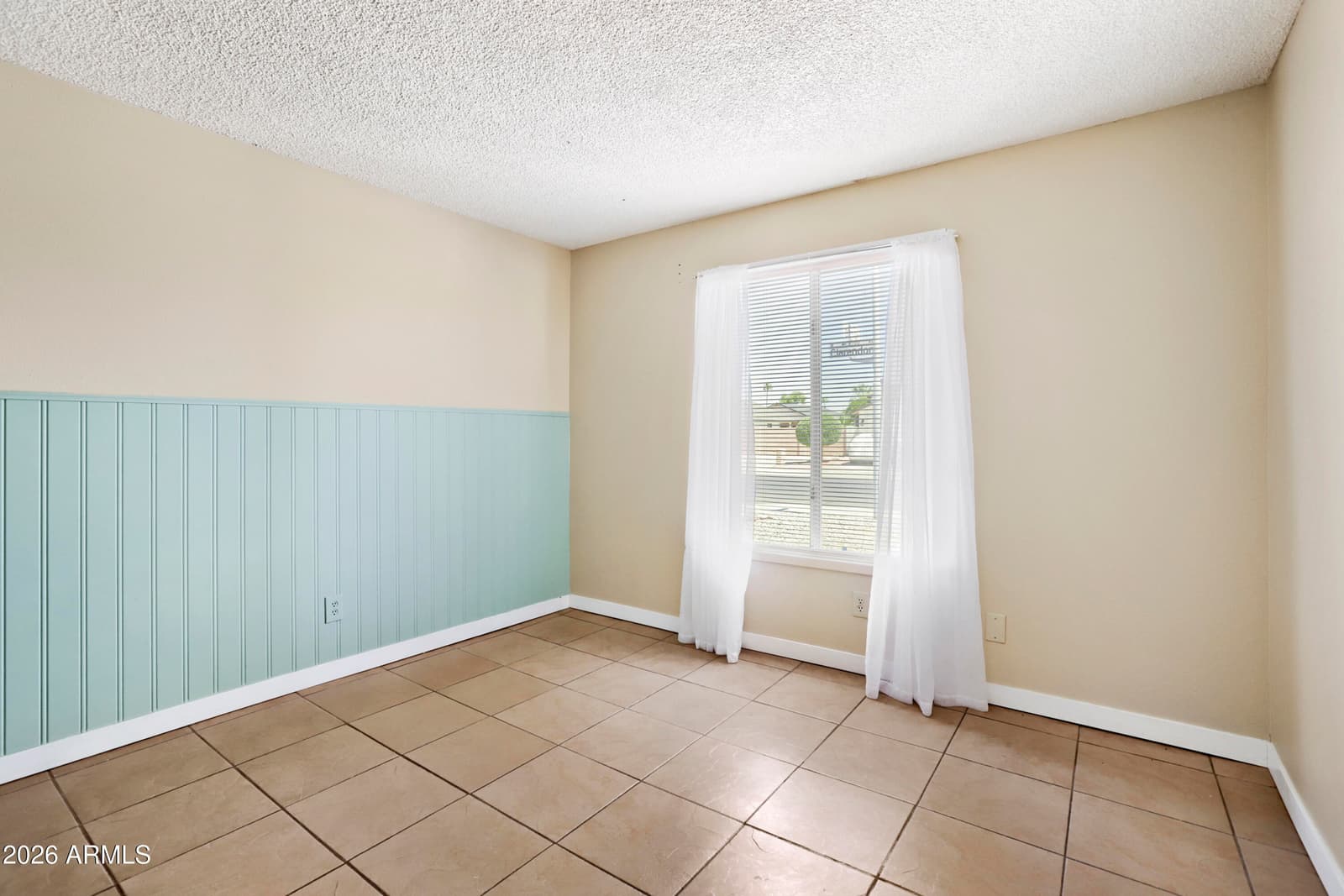 8717 W CLARENDON Avenue, Phoenix, AZ 85037 — photo 11 of 19