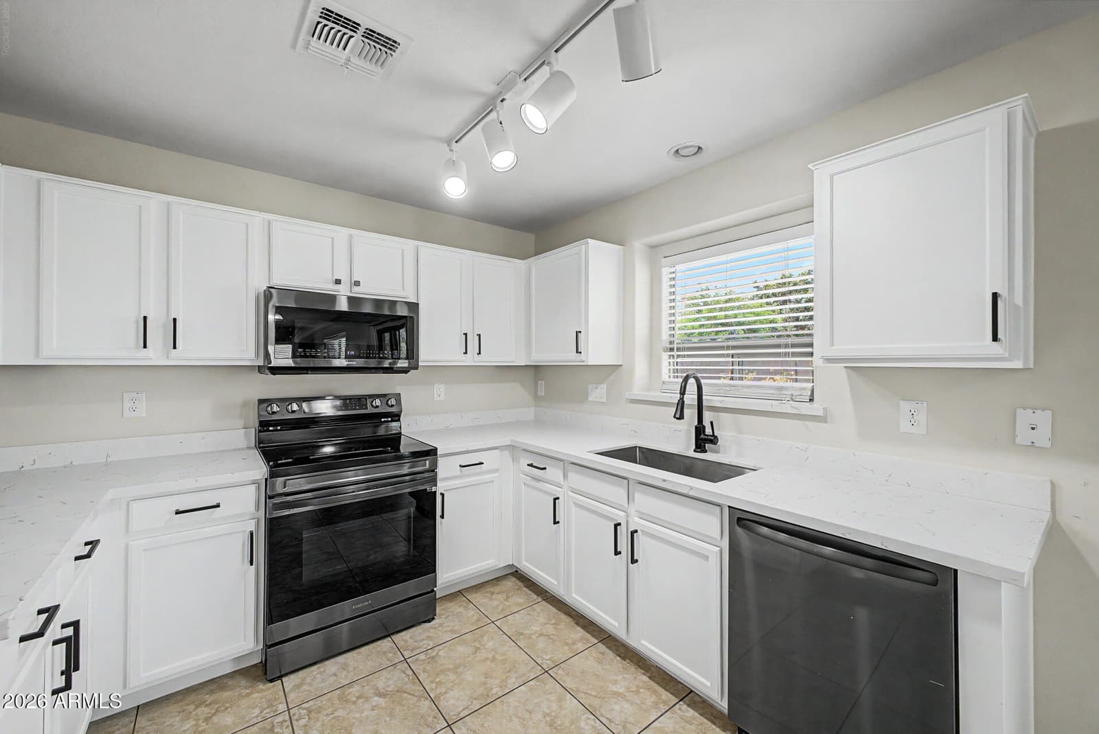 1610 W SAN TAN HILLS Drive, San Tan Valley, AZ 85144 — photo 3 of 43