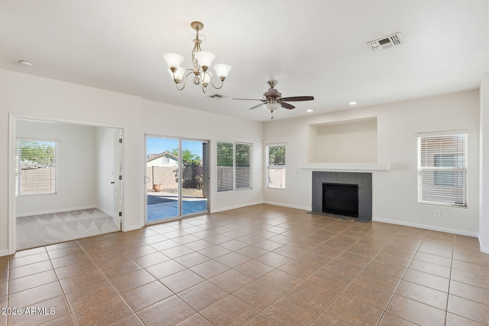 1093 ESTANCIA Drive, Sierra Vista, AZ 85635 — photo 5 of 44