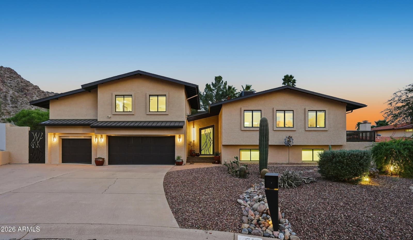 2221 E VISTA Avenue, Phoenix, AZ 85020 — photo 3 of 43