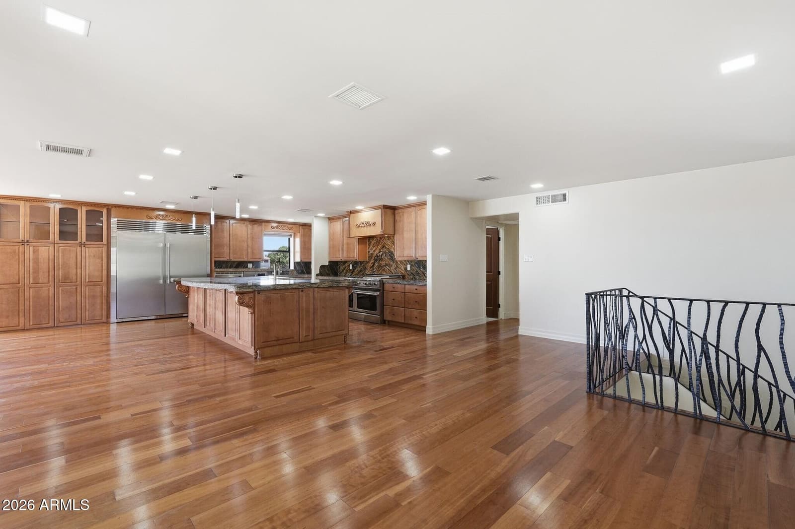 2221 E VISTA Avenue, Phoenix, AZ 85020 — photo 12 of 43