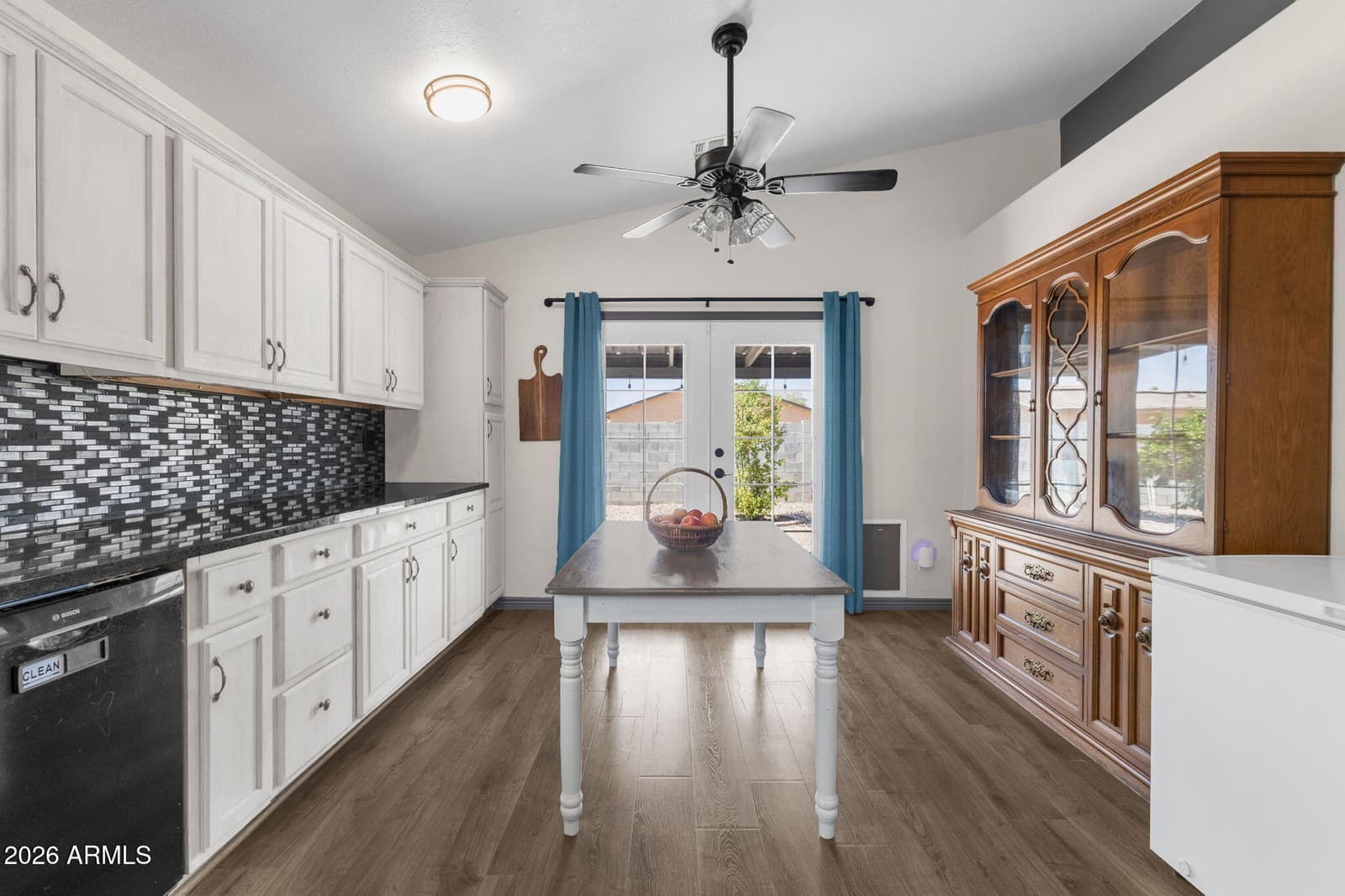 11452 W OBREGON Drive, Arizona City, AZ 85123 — photo 11 of 36