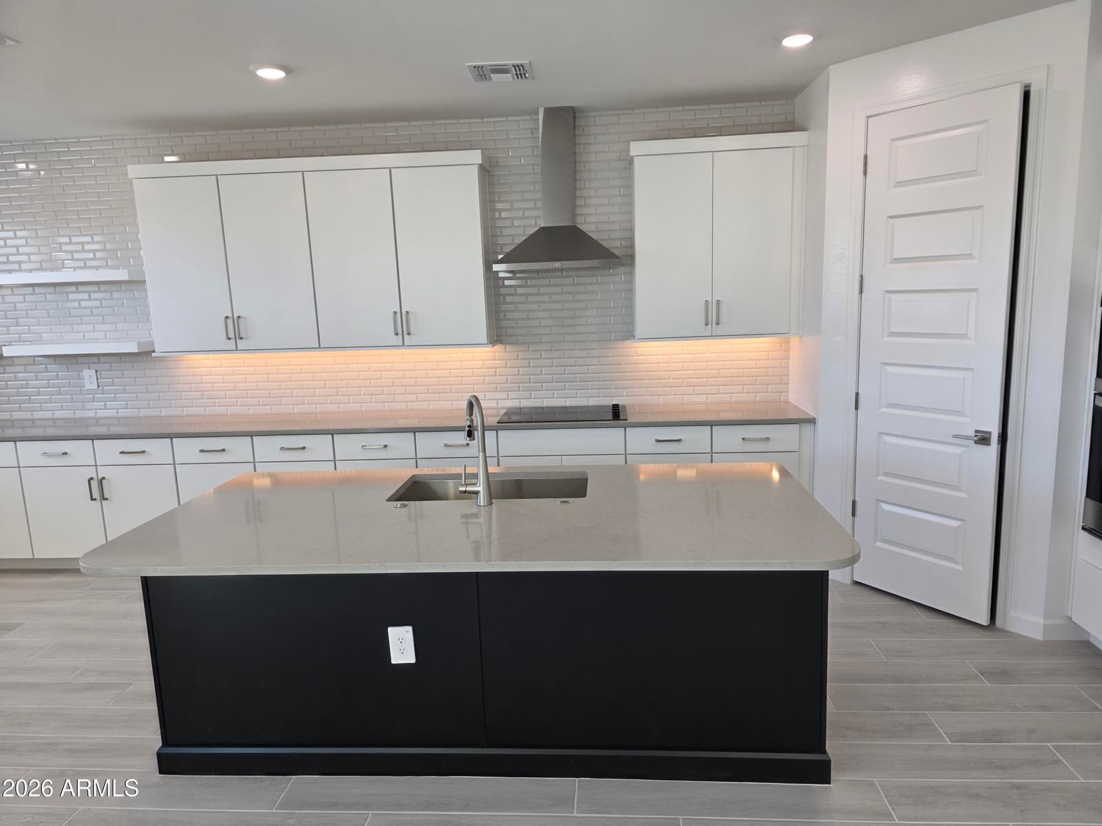 9726 S 11TH Place S, Phoenix, AZ 85042 — photo 4 of 69