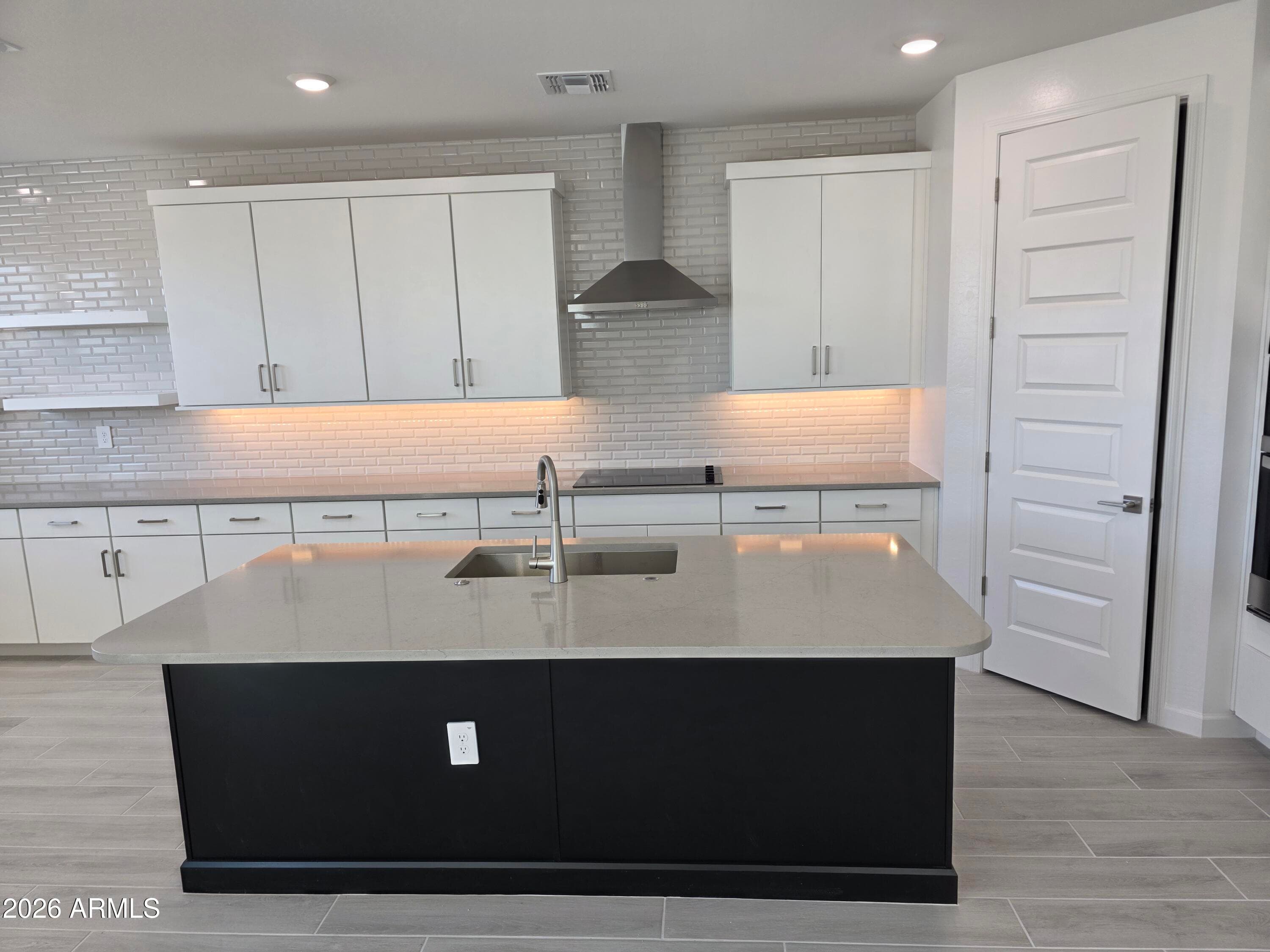 9726 S 11TH Place S, Phoenix, AZ 85042 — photo 4 of 69