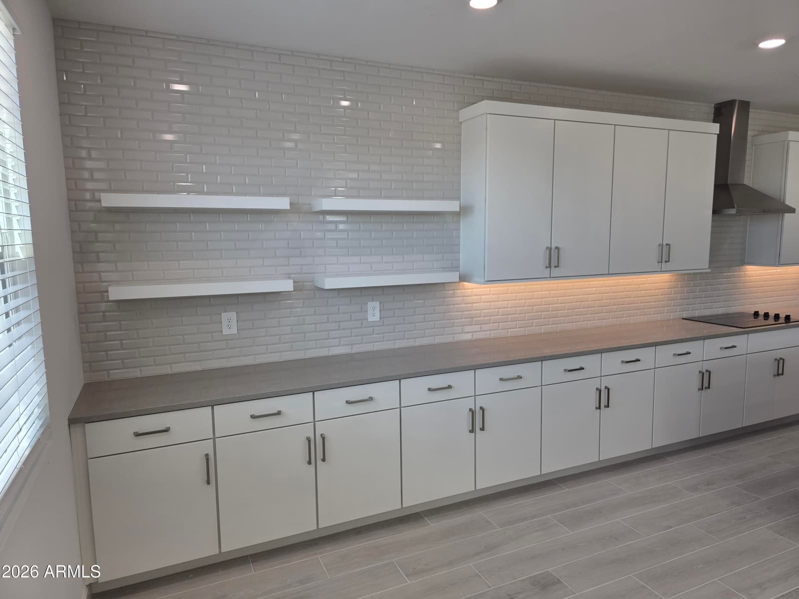 9726 S 11TH Place S, Phoenix, AZ 85042 — photo 5 of 69
