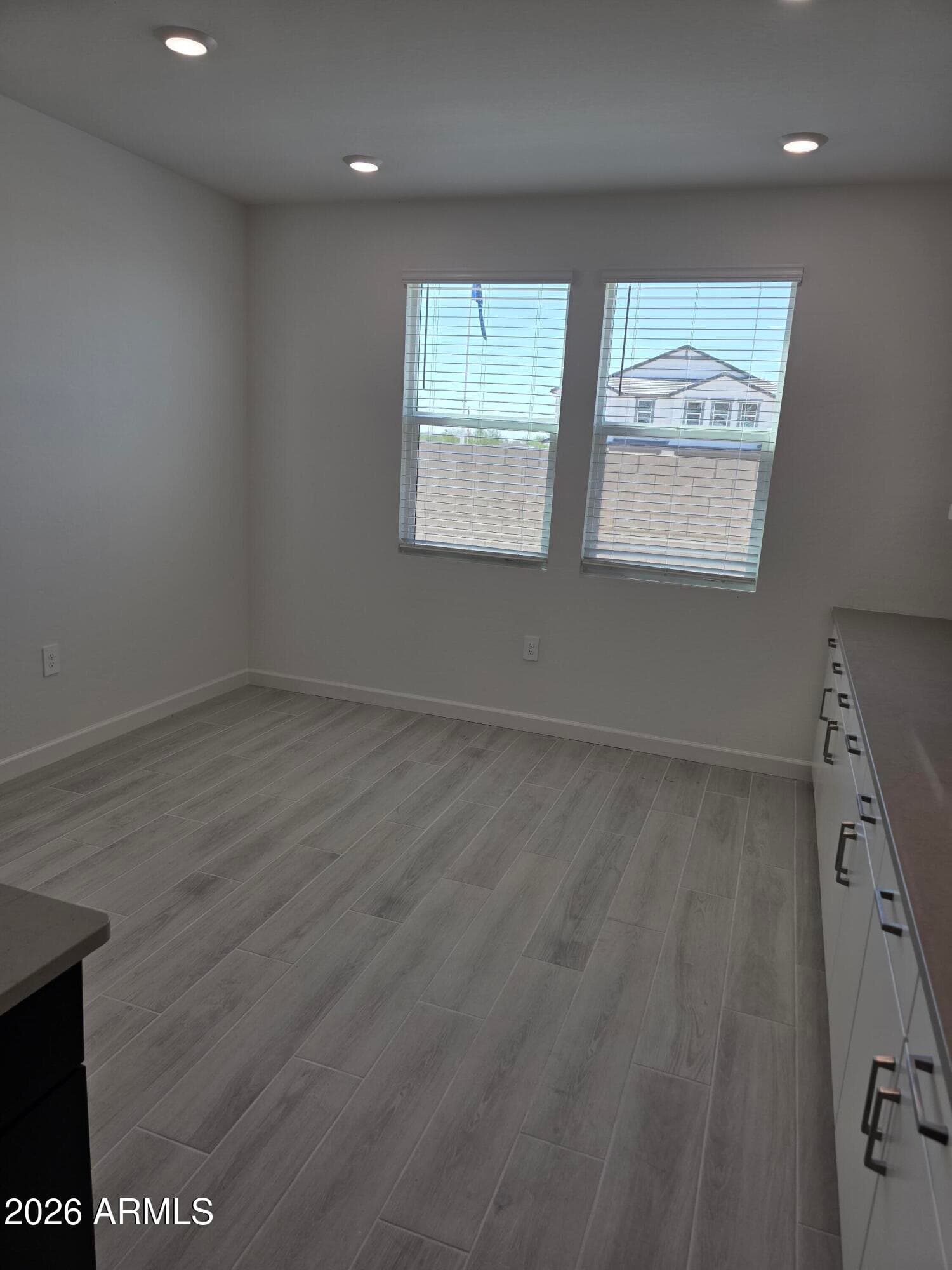 9726 S 11TH Place S, Phoenix, AZ 85042 — photo 11 of 69