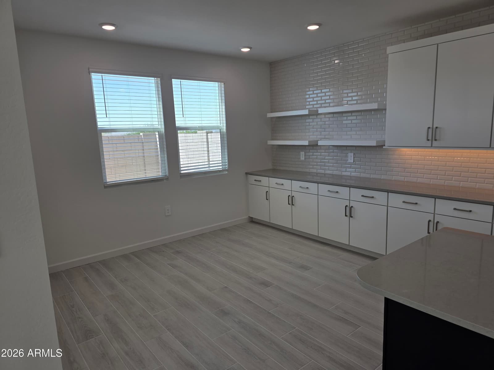9726 S 11TH Place S, Phoenix, AZ 85042 — photo 12 of 69