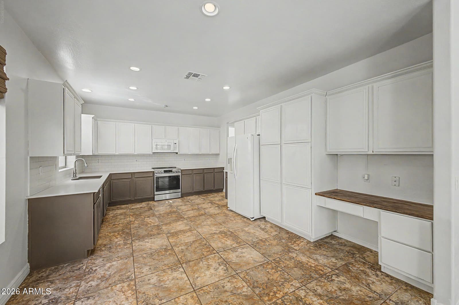 3337 W KING Drive, Anthem, AZ 85086 — photo 10 of 42