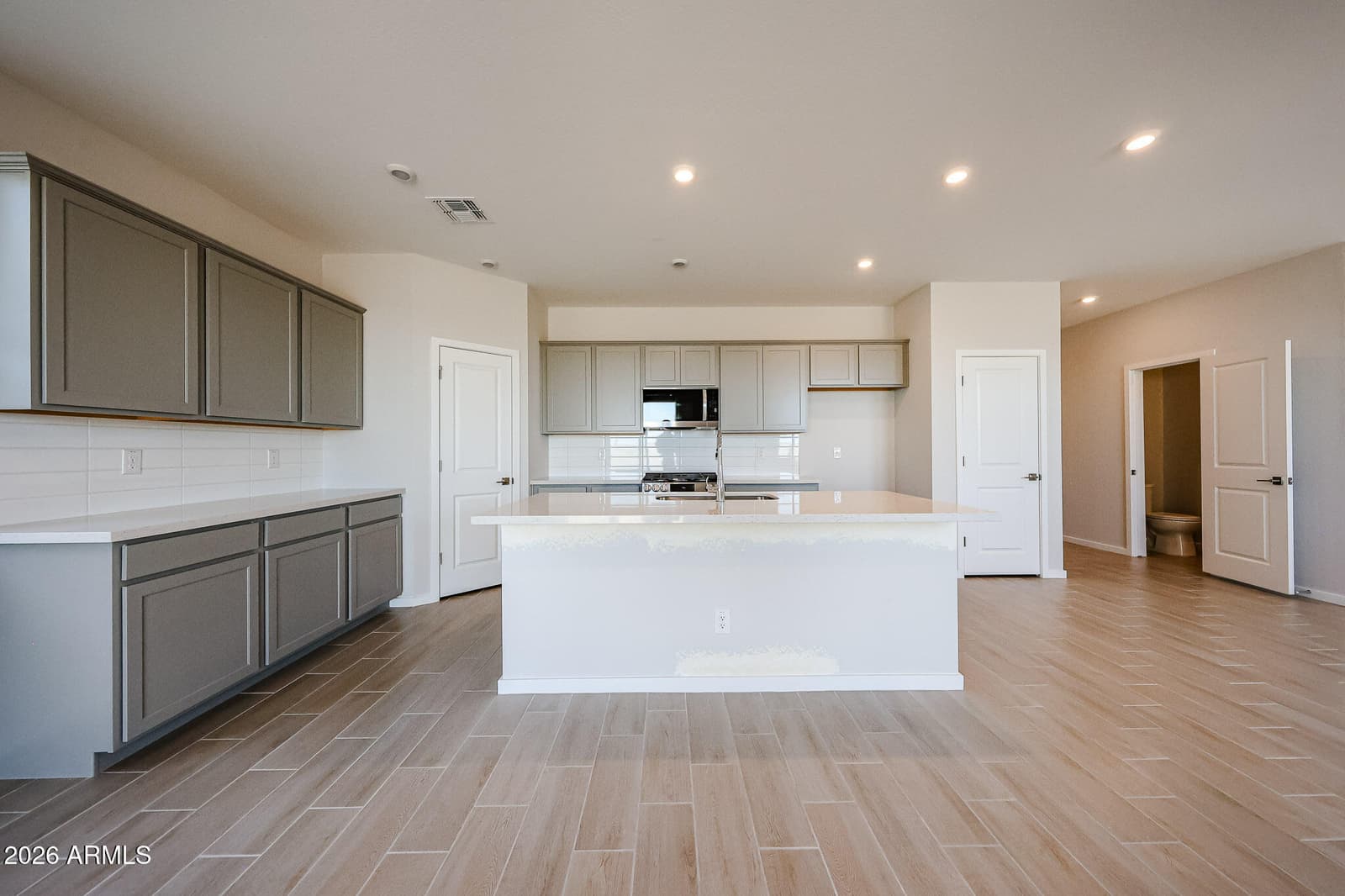 5899 E SIDEOATS Way, San Tan Valley, AZ 85143 — photo 4 of 32