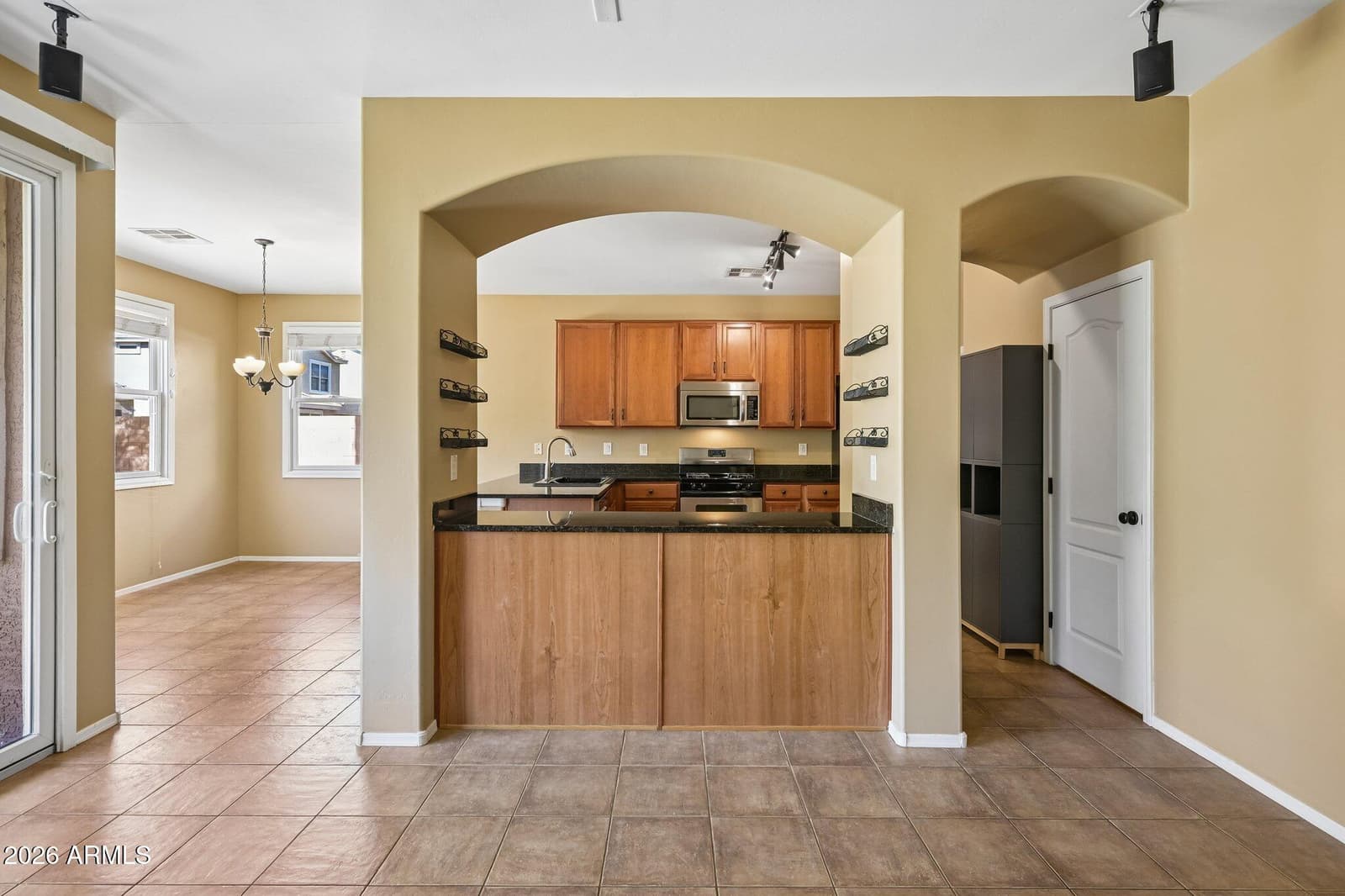 2330 E PECAN Road, Phoenix, AZ 85040 — photo 5 of 27