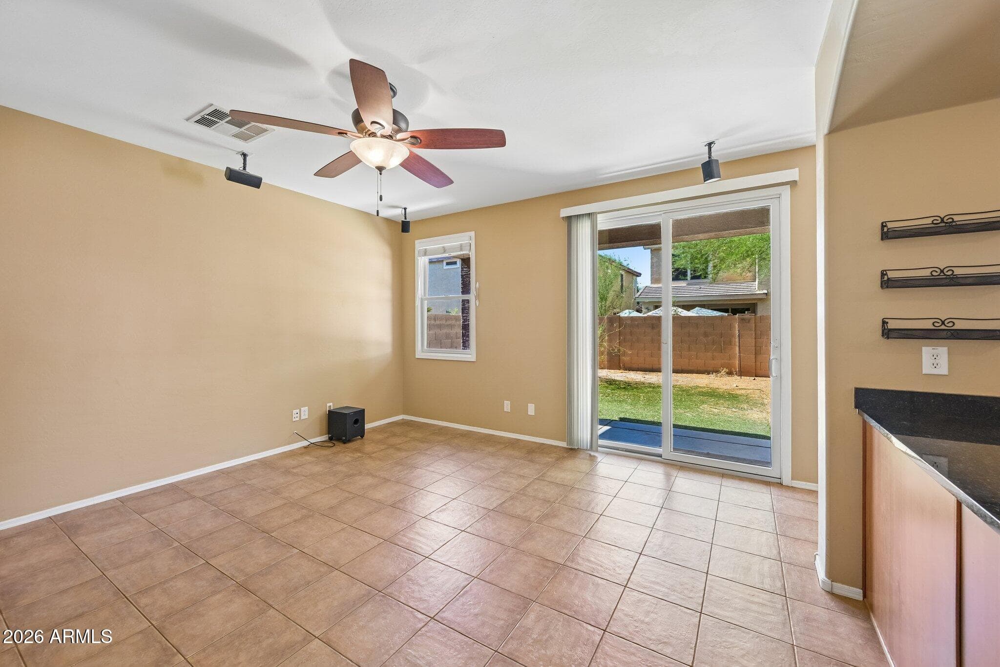 2330 E PECAN Road, Phoenix, AZ 85040 — photo 6 of 27