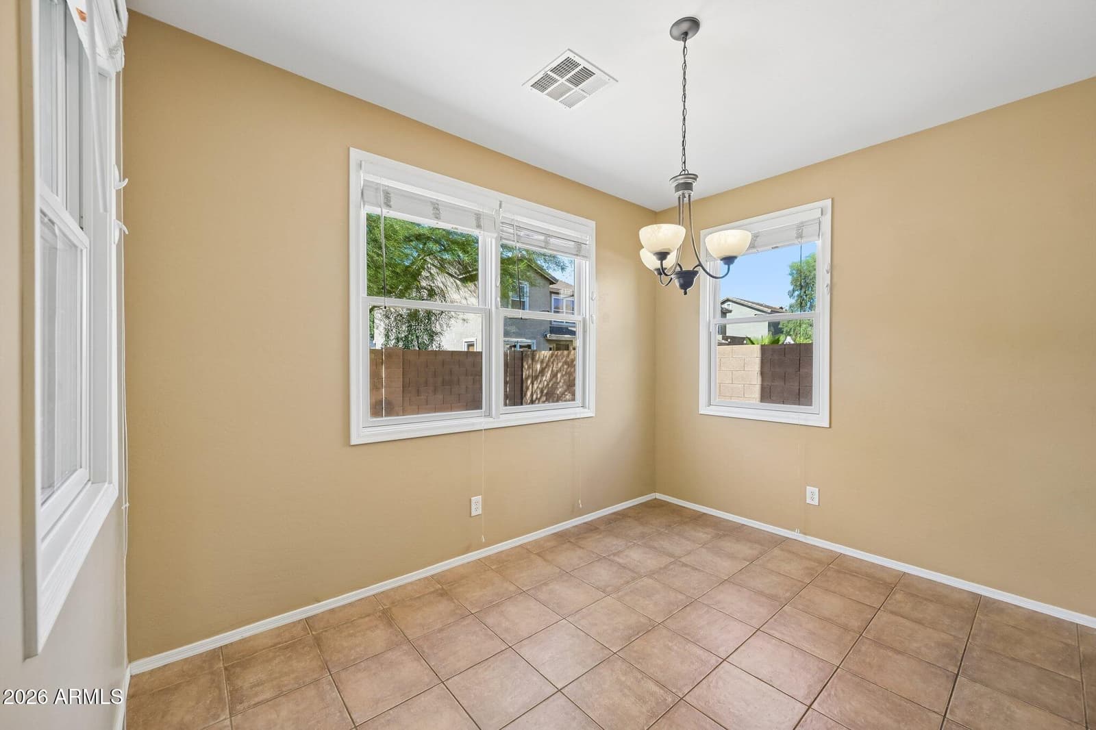 2330 E PECAN Road, Phoenix, AZ 85040 — photo 7 of 27