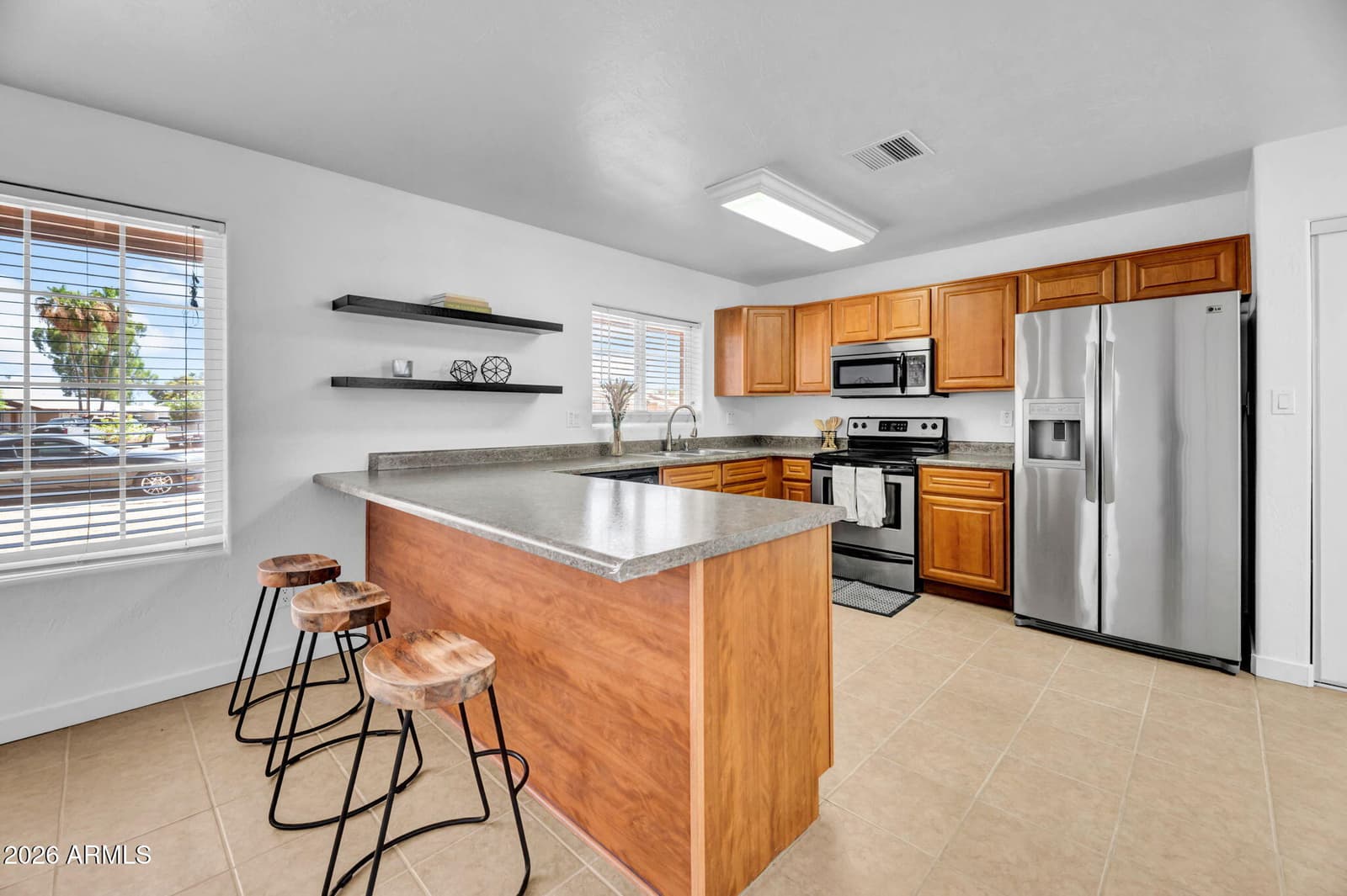 1742 W MENADOTA Drive, Phoenix, AZ 85027 — photo 8 of 20