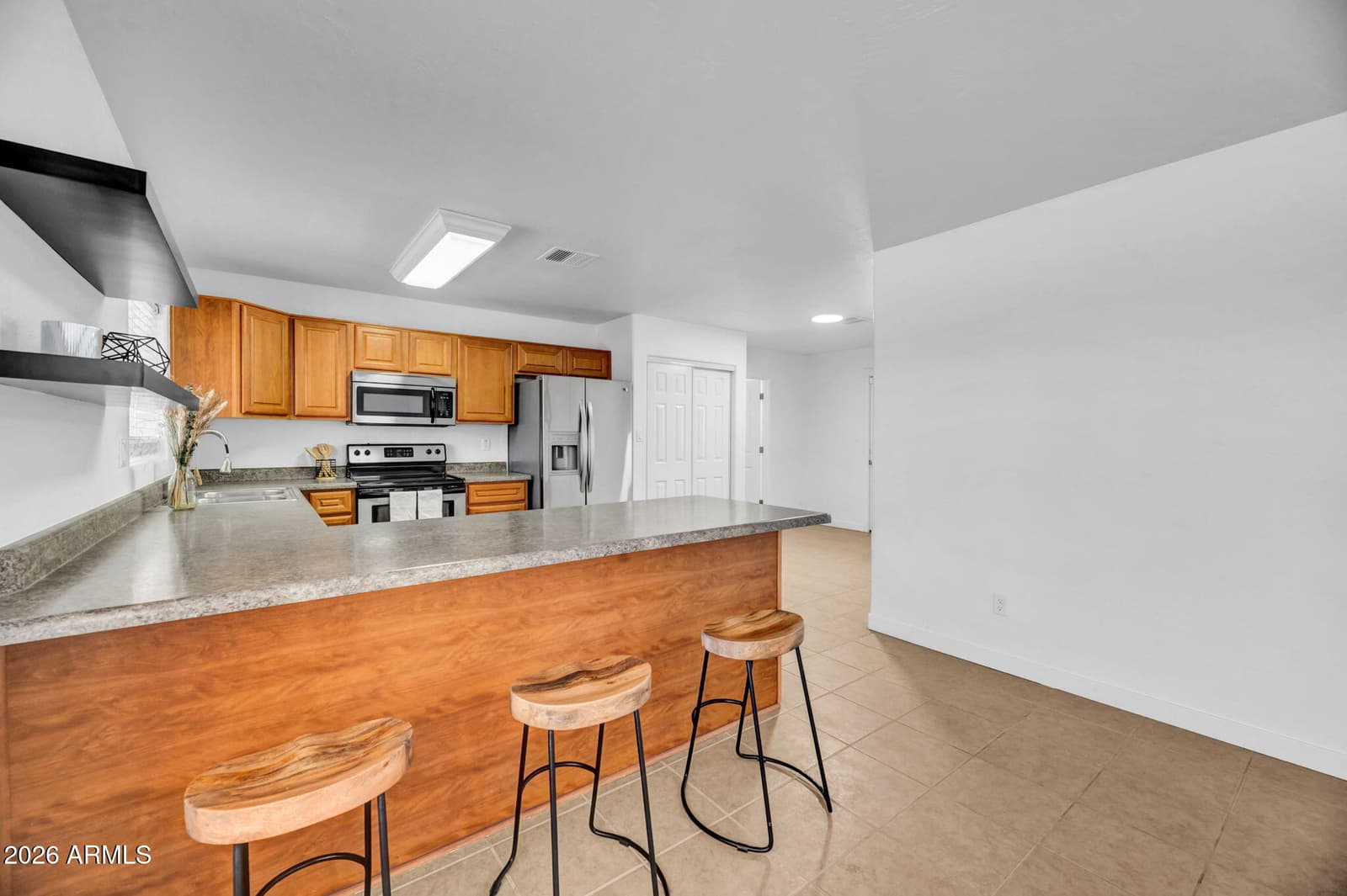 1742 W MENADOTA Drive, Phoenix, AZ 85027 — photo 7 of 20