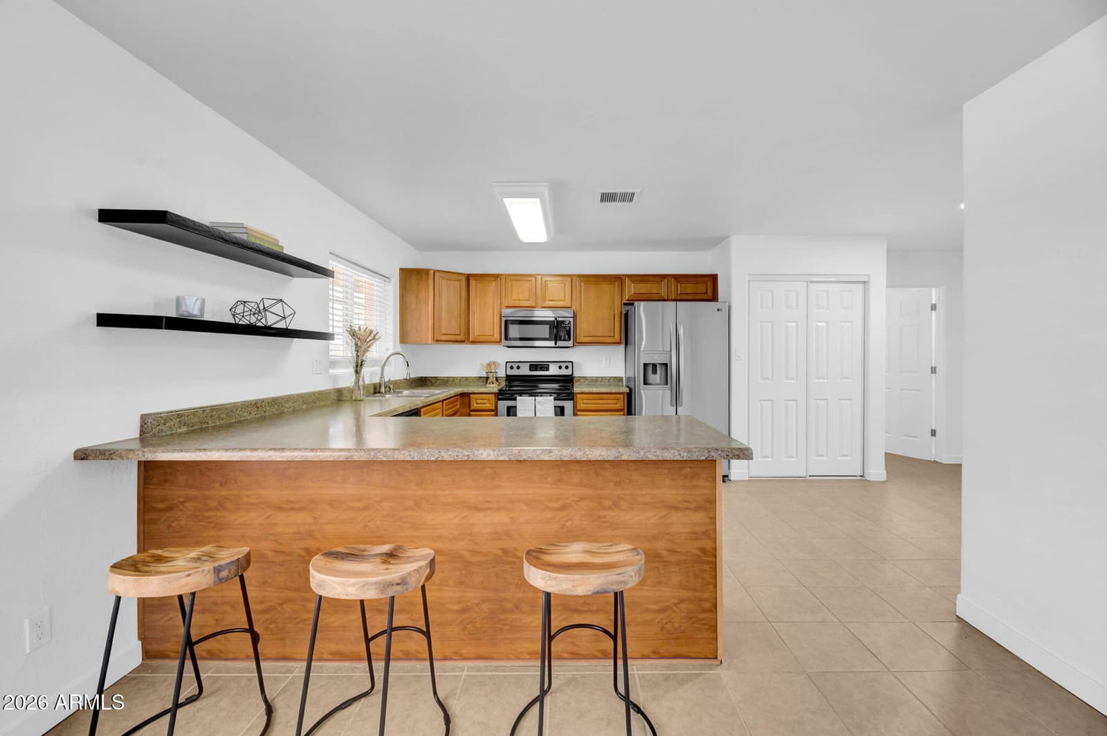 1742 W MENADOTA Drive, Phoenix, AZ 85027 — photo 6 of 20