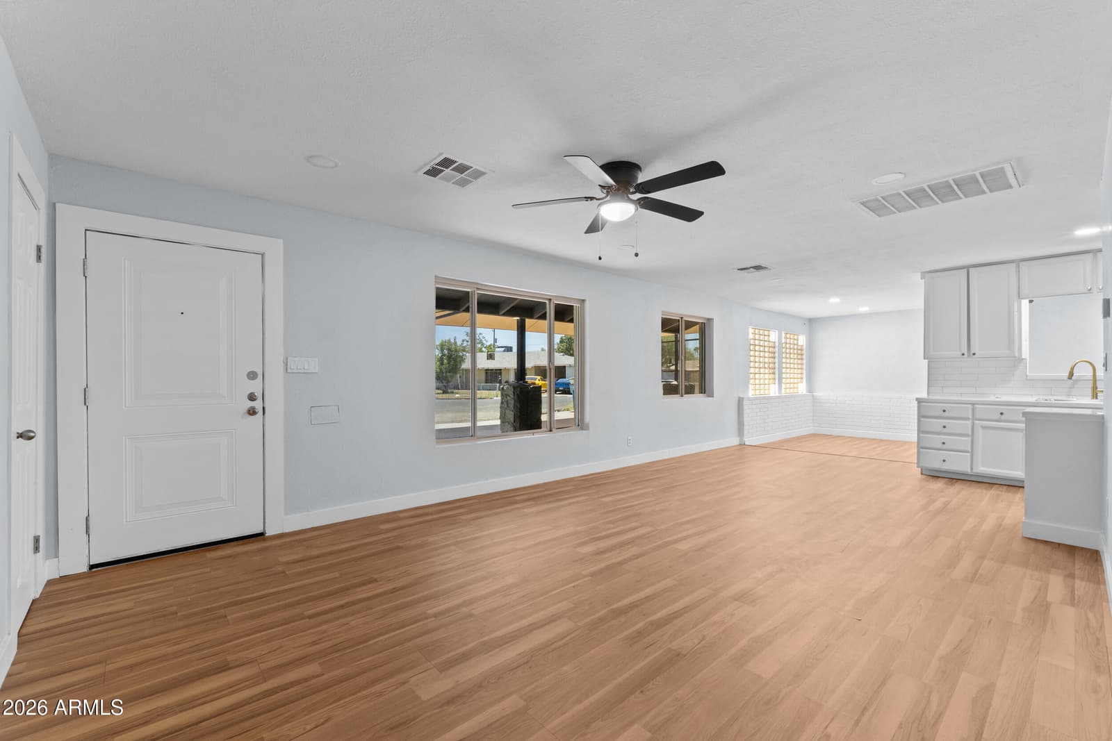 4426 N 34th Drive, Phoenix, AZ 85017 — photo 9 of 20