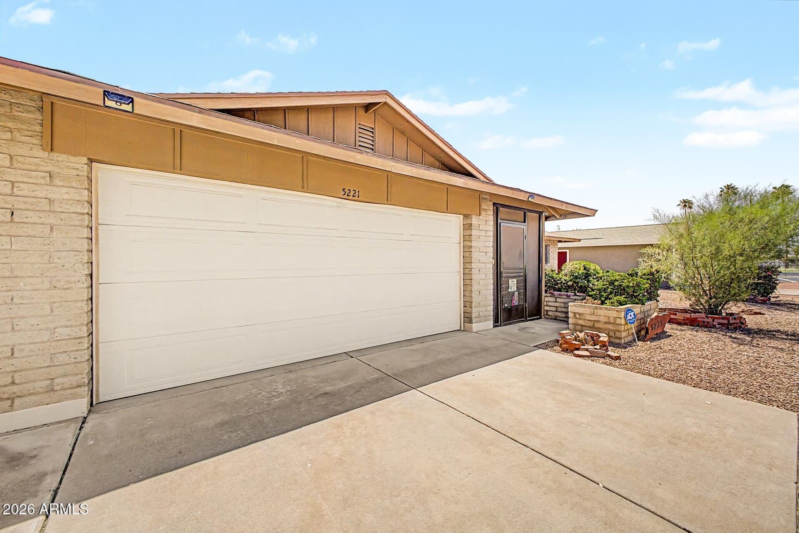 5221 W EVANS Drive, Glendale, AZ 85306 — photo 4 of 43
