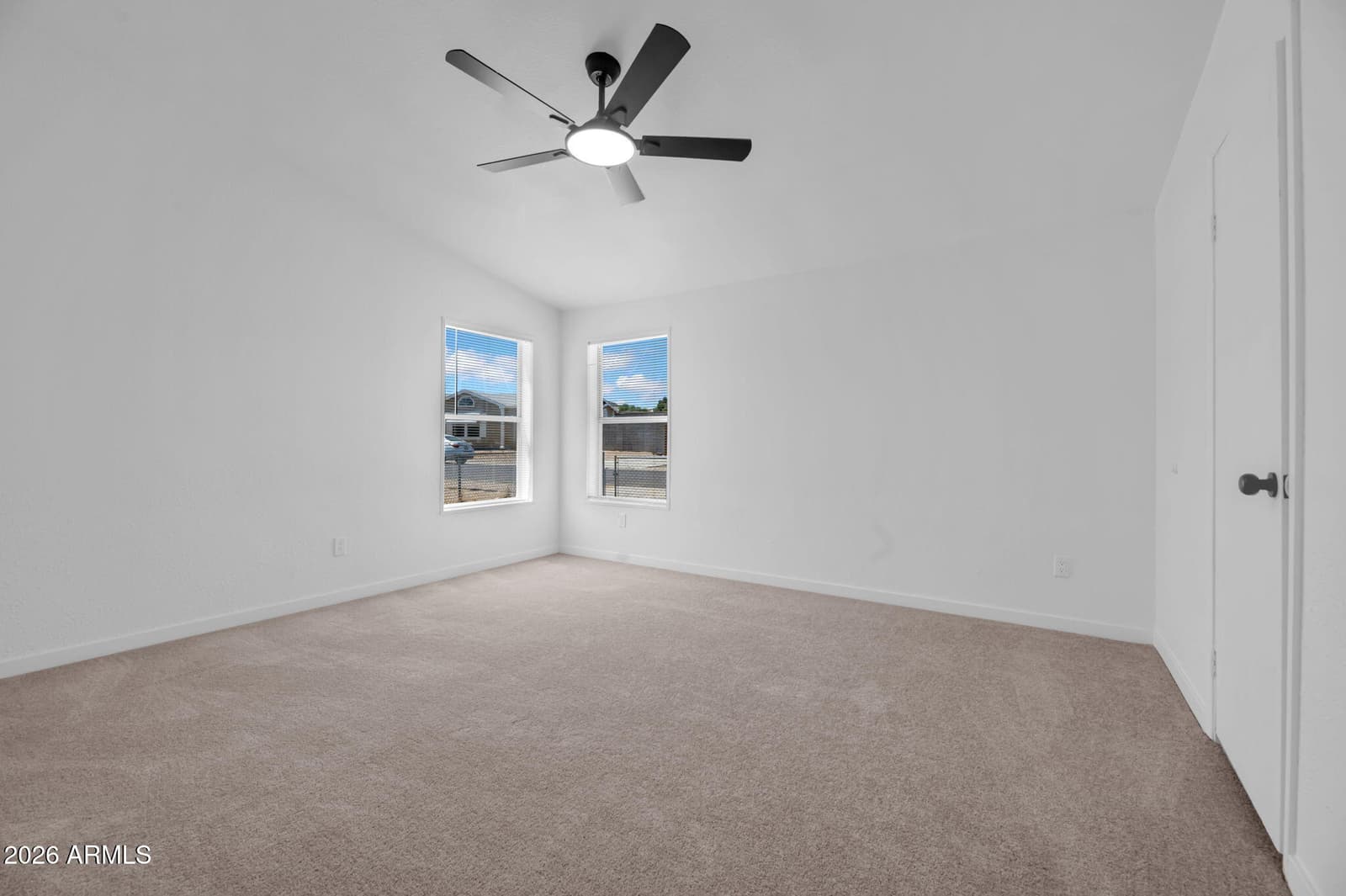 2547 E TONTO Lane, Phoenix, AZ 85050 — photo 16 of 29