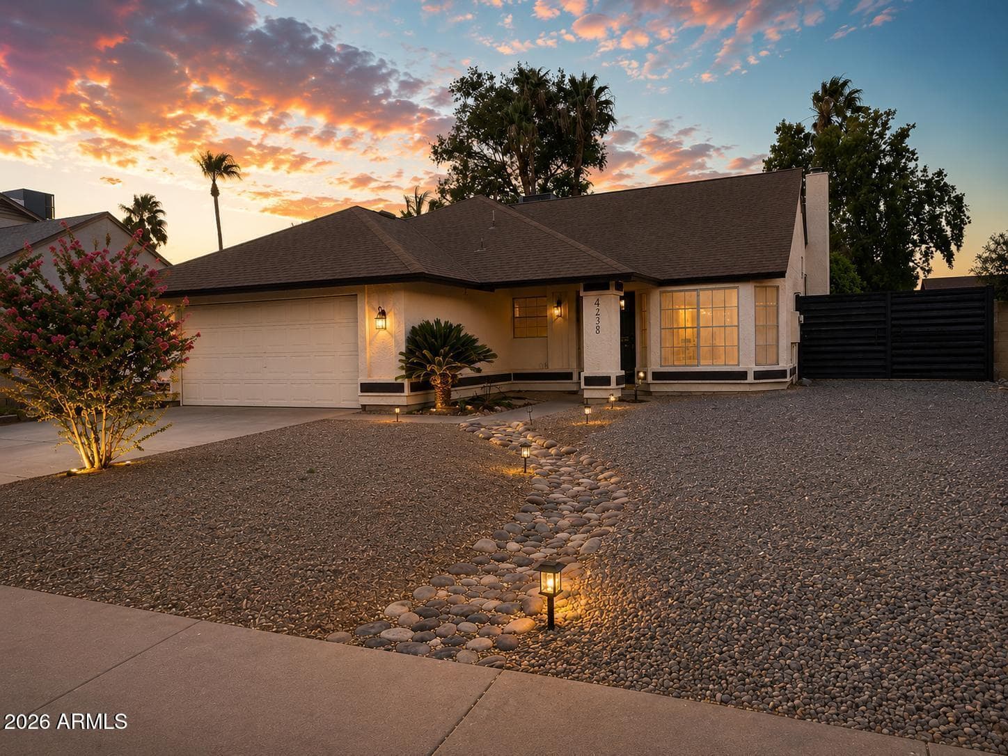 4238 E EVERETT Drive, Phoenix, AZ 85032 — photo 5 of 48