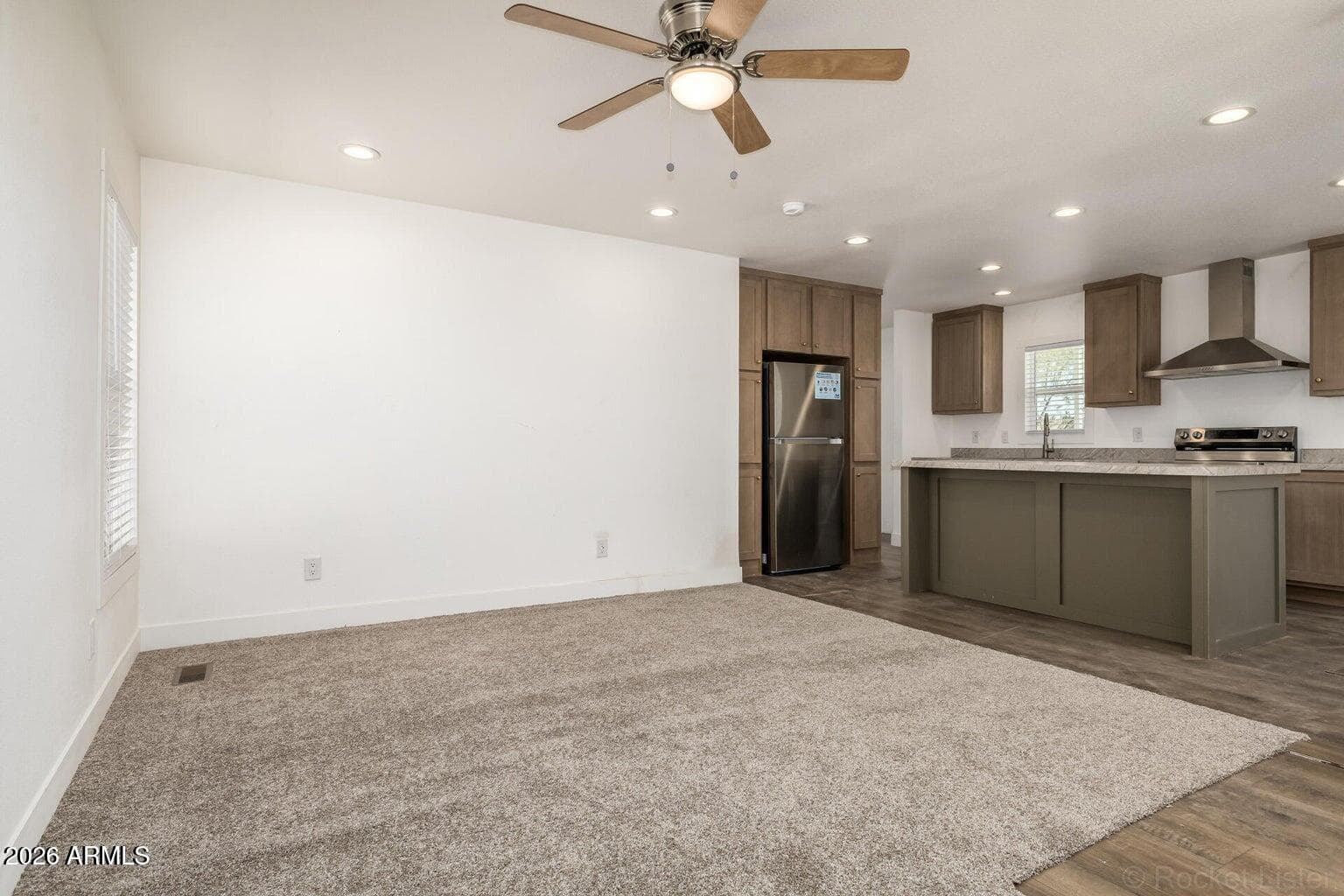 3729 N IOWA Avenue, Florence, AZ 85132 — photo 7 of 32