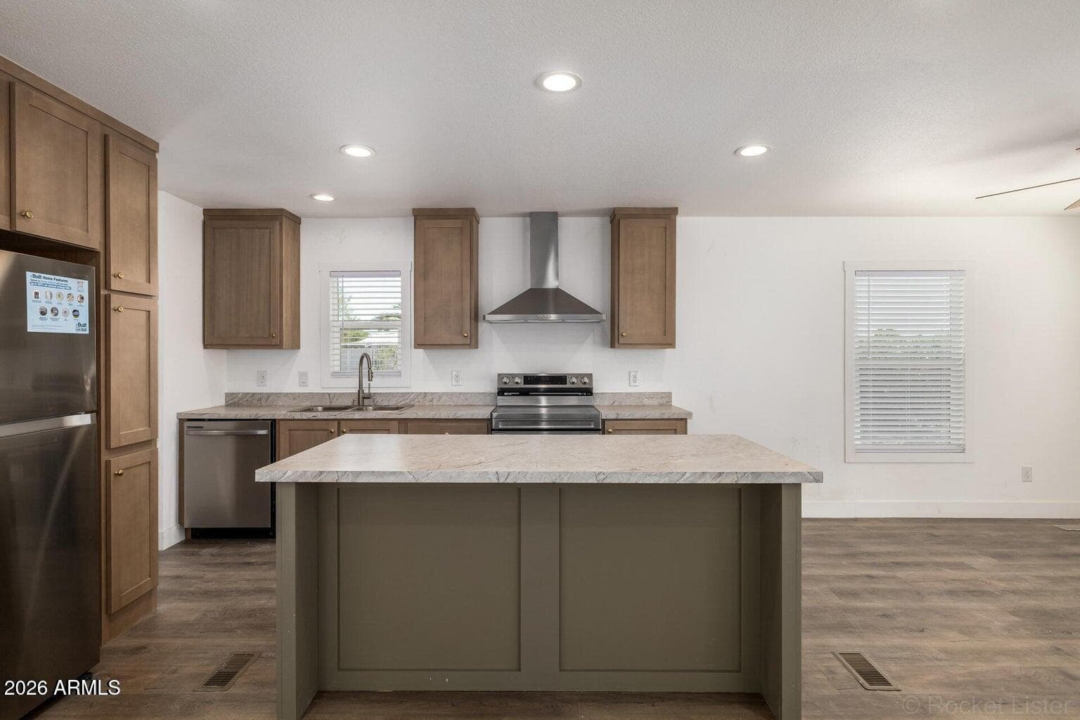 3729 N IOWA Avenue, Florence, AZ 85132 — photo 5 of 32